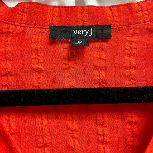 Ruffle Top! - Picture 2 of 3